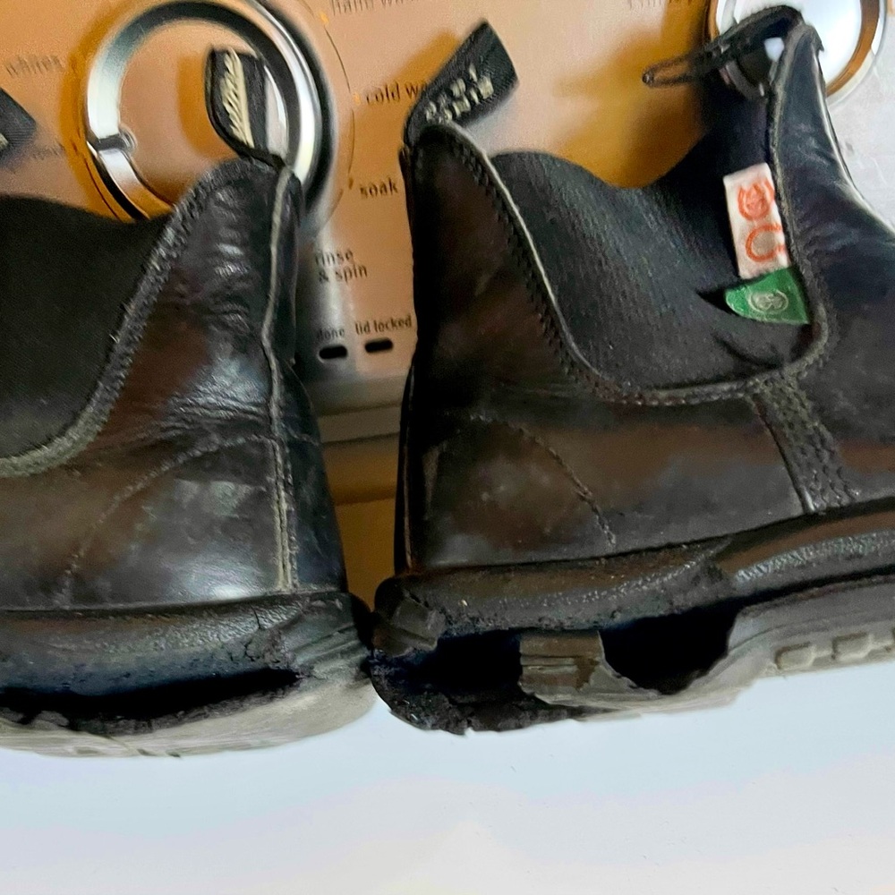 Blundstone CSA Approved Size 7.5 - Picture 7 of 8